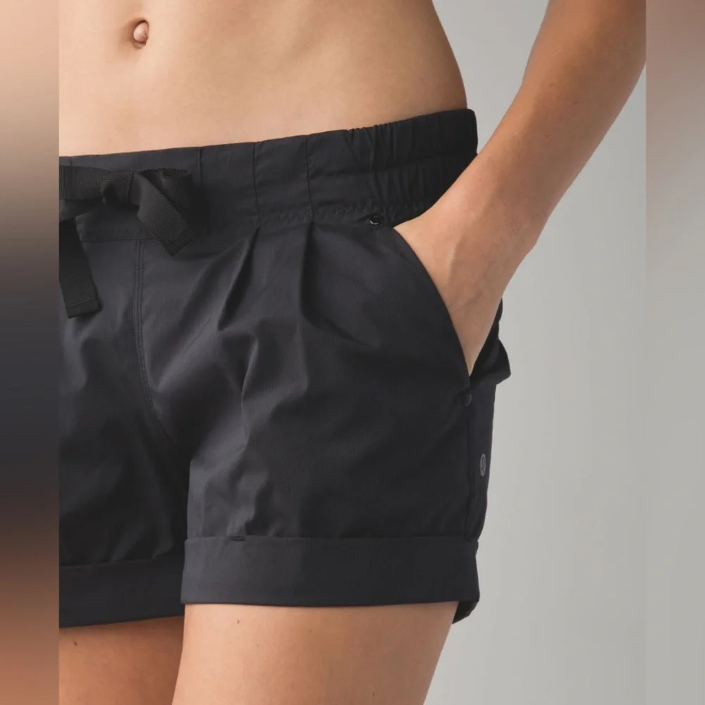 Lululemon Spring Break Away Short